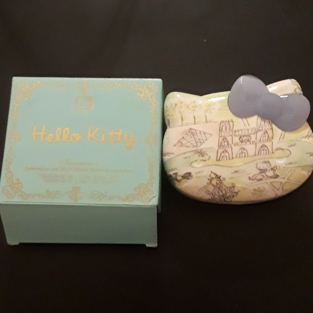 Hello Kitty eyeshadow palette